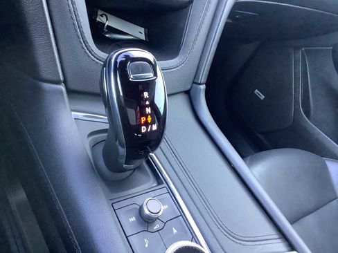 Used 2023 Cadillac XT6 Premium Luxury image 18