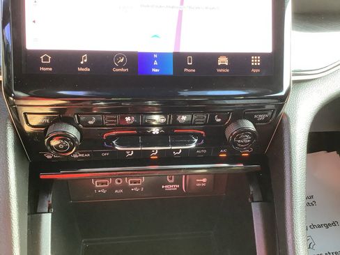Used 2022 Jeep Grand Cherokee Trailhawk AWD/4WD image 18