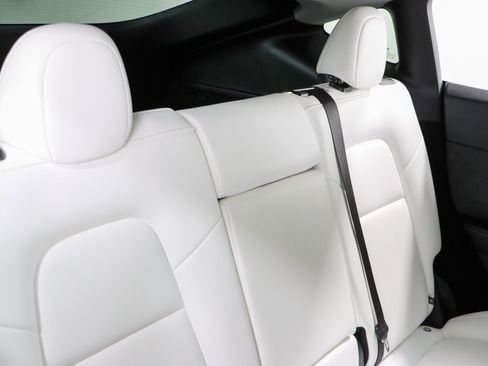 Used 2025 Tesla Model Y Performance image 25