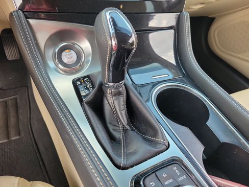 Used 2023 Nissan Maxima SV w/ Floor Mat Group FWD image 12