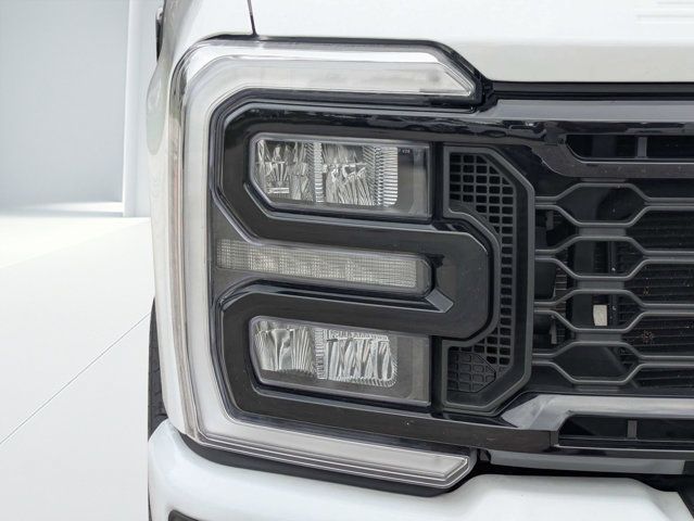 Used 2025 Ford F250 Lariat w/ Black Appearance Package AWD/4WD image 9