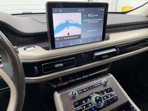 Used 2020 Lincoln Aviator Reserve w/ Equipment Group 201A image 10