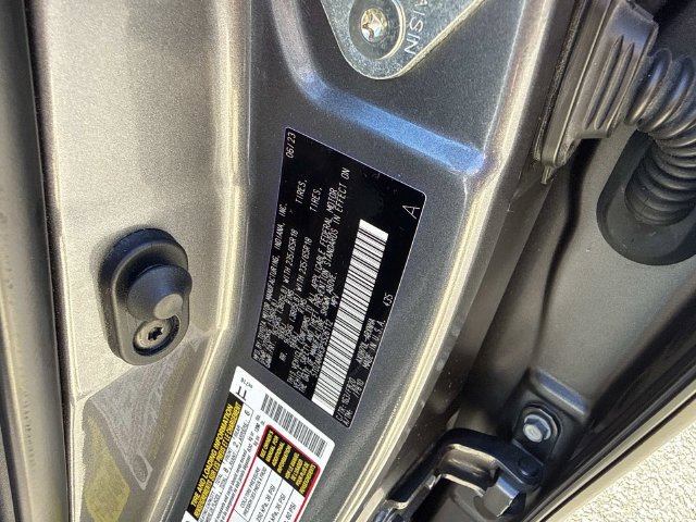 Used 2023 Toyota Highlander LE FWD image 24