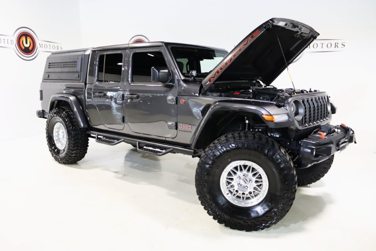 Used 2026 Jeep Gladiator Mojave AWD/4WD image 38