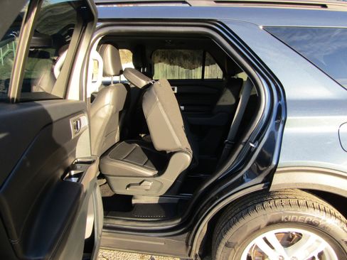 Certified 2023 Ford Explorer XLT w/ Equipment Group 202A image 18