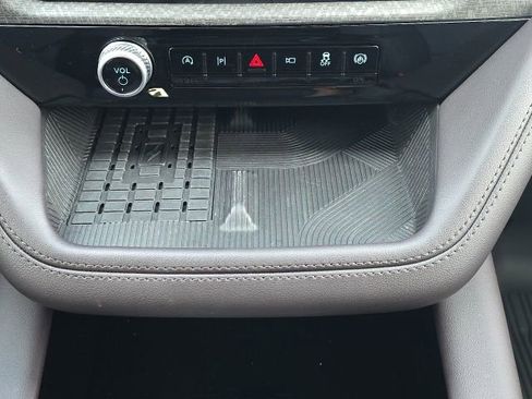 Used 2025 Ford Explorer Platinum w/ Ultimate Package image 40