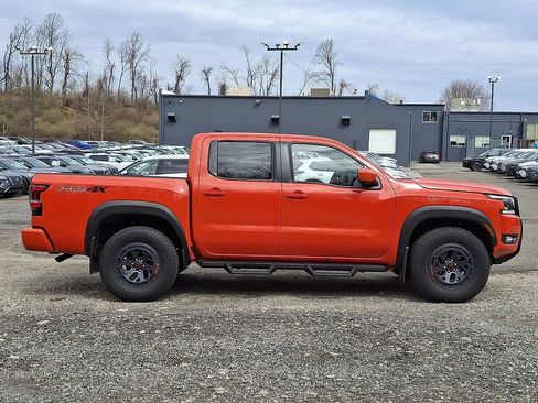 Used 2025 Nissan Frontier PRO-4X w/ Pro Convenience Package image 7