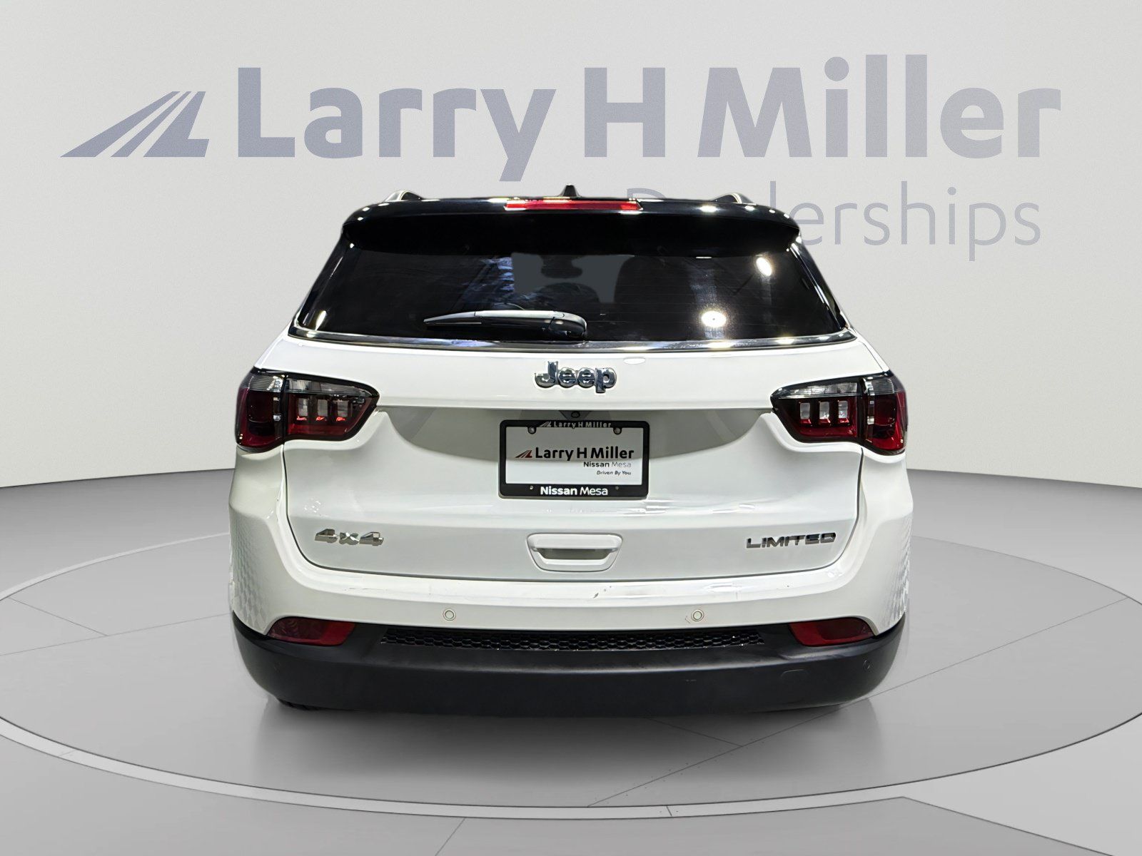 Used 2025 Jeep Compass Limited AWD/4WD image 4