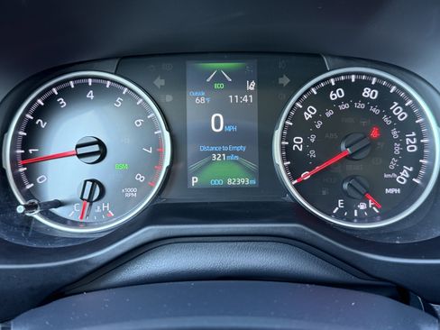 Used 2020 Toyota RAV4 XLE Premium image 24