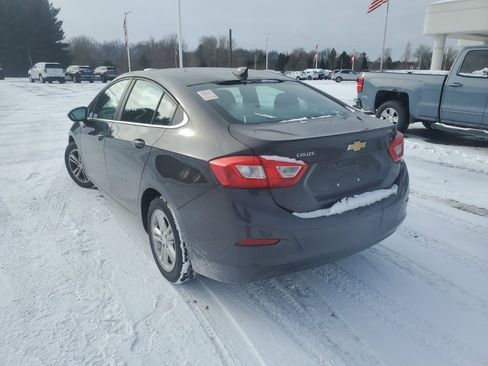 Used 2017 Chevrolet Cruze LT image 6