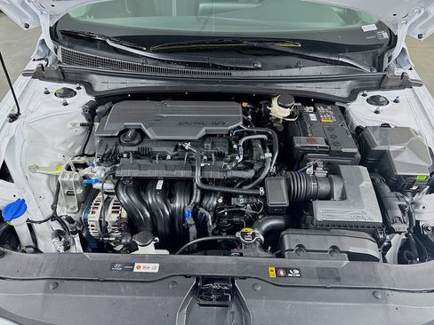 New 2026 Hyundai Elantra SE image 29