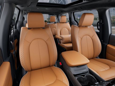 New 2026 Chrysler Pacifica Pinnacle image 16