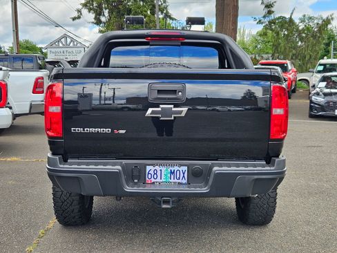 Used 2019 Chevrolet Colorado ZR2 w/ ZR2 Midnight Special Edition AWD/4WD image 4