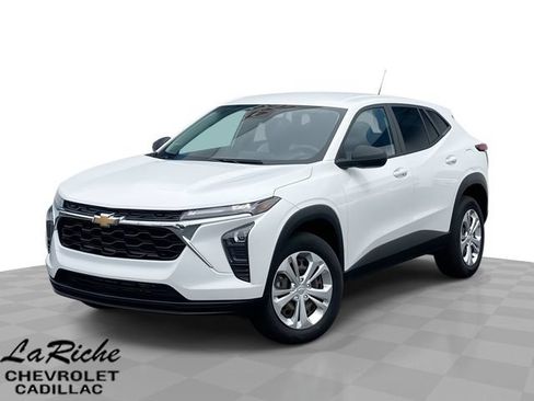 Certified 2024 Chevrolet Trax LS FWD image 1