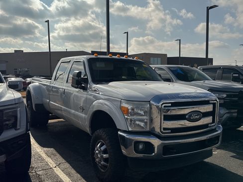 Used 2016 Ford F350 Lariat w/ Lariat Ultimate Package image 3