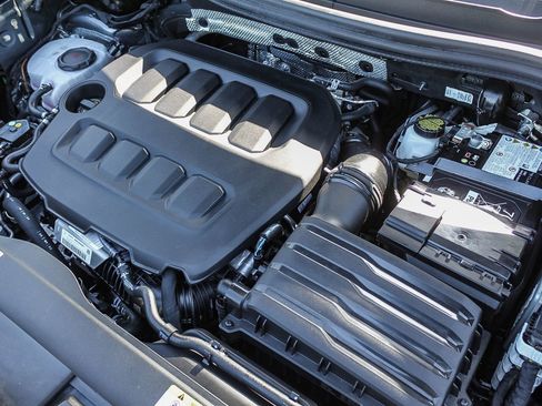 Used 2025 Volkswagen Tiguan S image 27