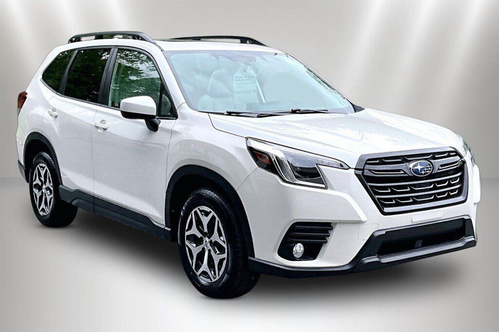 Used 2022 Subaru Forester Premium AWD/4WD image 1