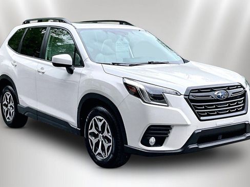 Certified 2022 Subaru Forester Premium AWD/4WD image 1