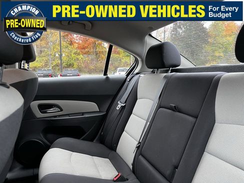 Used 2014 Chevrolet Cruze LS image 26