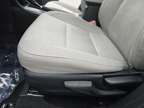 Used 2014 Toyota Corolla LE image 29