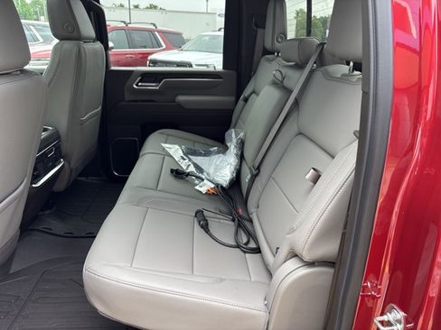 New 2026 GMC Sierra 2500 SLT w/ SLT Premium Package AWD/4WD image 17