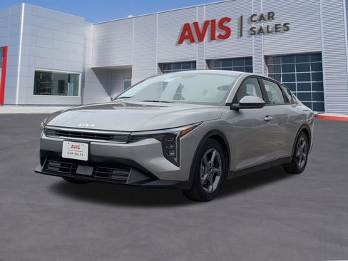 Used 2025 Kia K4 LXS image 1