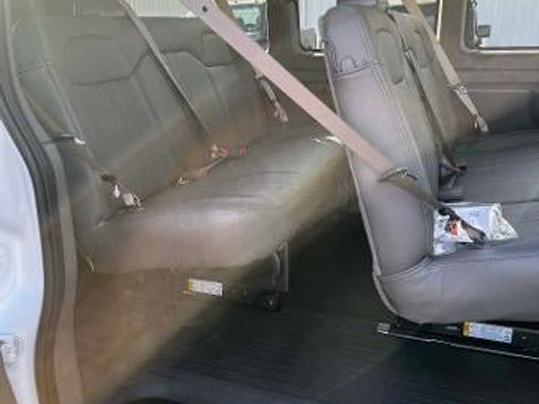 New 2025 Chevrolet Express 3500 LS w/ Chrome Appearance Package image 15