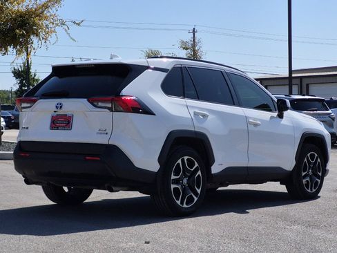 Certified 2022 Toyota RAV4 XLE w/ Convenience Package AWD/4WD image 5