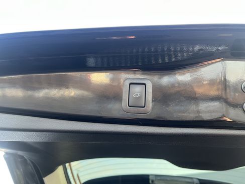 Used 2019 Toyota Highlander XLE image 20