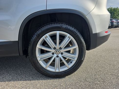 Used 2015 Volkswagen Tiguan SE FWD image 30