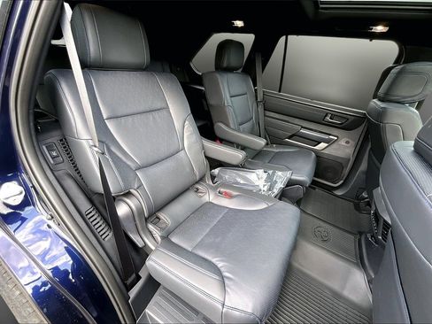 Used 2026 Toyota Sequoia Platinum w/ TRD Off-Road Package AWD/4WD image 23