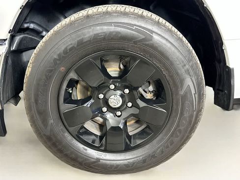 Used 2023 RAM 1500 Big Horn image 32