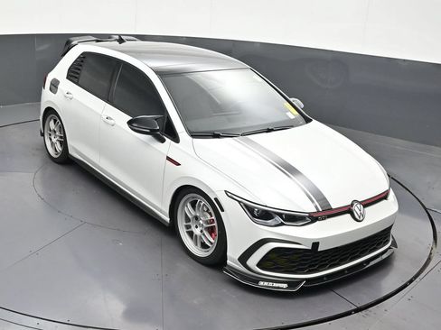 Used 2024 Volkswagen GTI SE FWD image 21