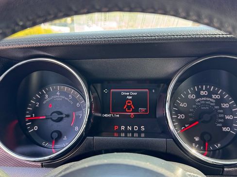 Used 2017 Ford Mustang Coupe RWD image 14