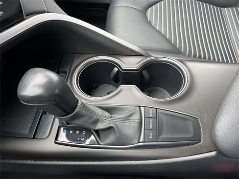 Used 2023 Toyota Camry SE image 21