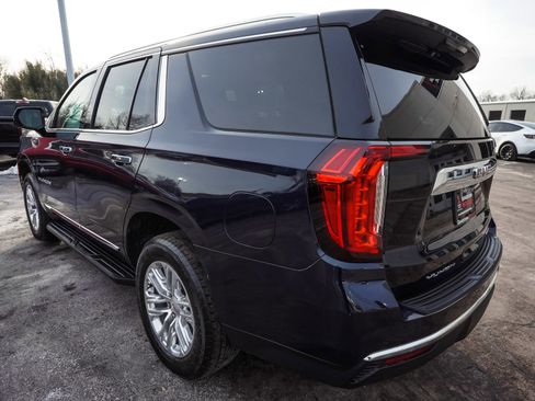 Used 2023 GMC Yukon SLT w/ SLT Premium Package image 4
