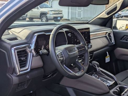 New 2025 GMC Canyon Denali image 14