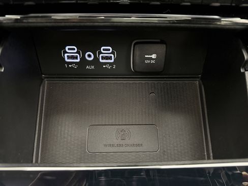 Used 2023 Jeep Grand Cherokee Limited w/ Luxury Tech Group II image 18