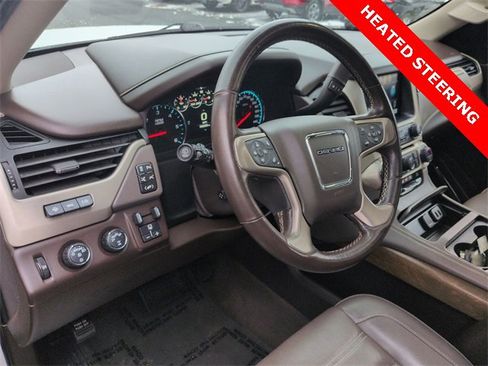 Used 2020 GMC Yukon Denali w/ Denali Premium Package image 10