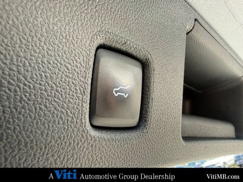 Used 2022 Ford Escape Titanium FWD image 25