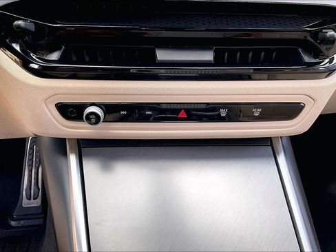 Used 2026 BMW 330i Sedan RWD image 32