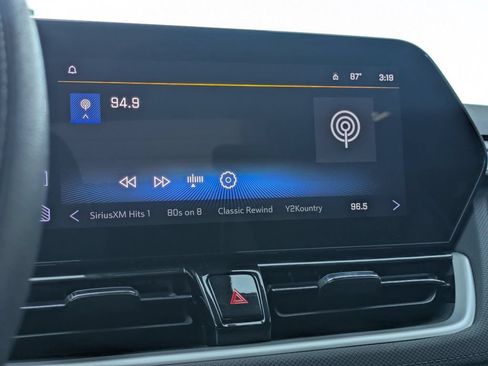 Used 2025 Chevrolet TrailBlazer LT AWD/4WD image 19