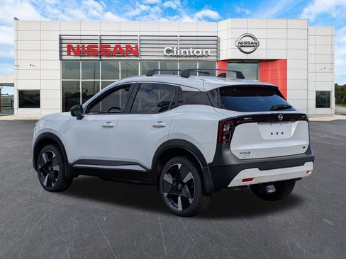 New 2026 Nissan Kicks SR FWD image 5