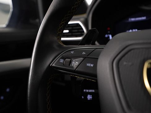 Used 2020 Lamborghini Urus AWD/4WD image 36
