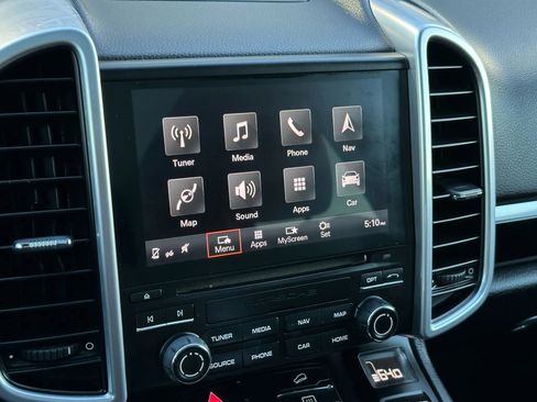 Used 2017 Porsche Cayenne Platinum Edition image 35