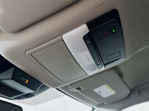 Used 2022 Nissan Rogue SV image 33