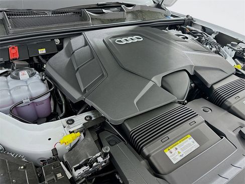 Used 2025 Audi Q7 3.0T Premium Plus image 26