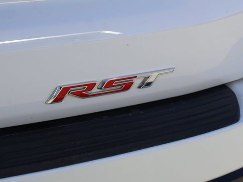 Used 2023 Chevrolet Suburban RST image 8