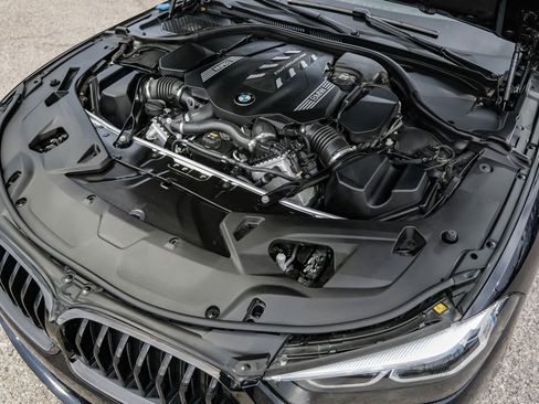 Used 2022 BMW M850i xDrive Coupe w/ Driving Assistance Package image 57