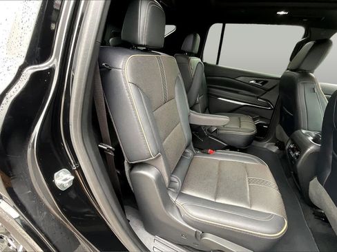 Used 2025 Chevrolet Traverse High Country w/ LPO, Floor Liner Package FWD image 41